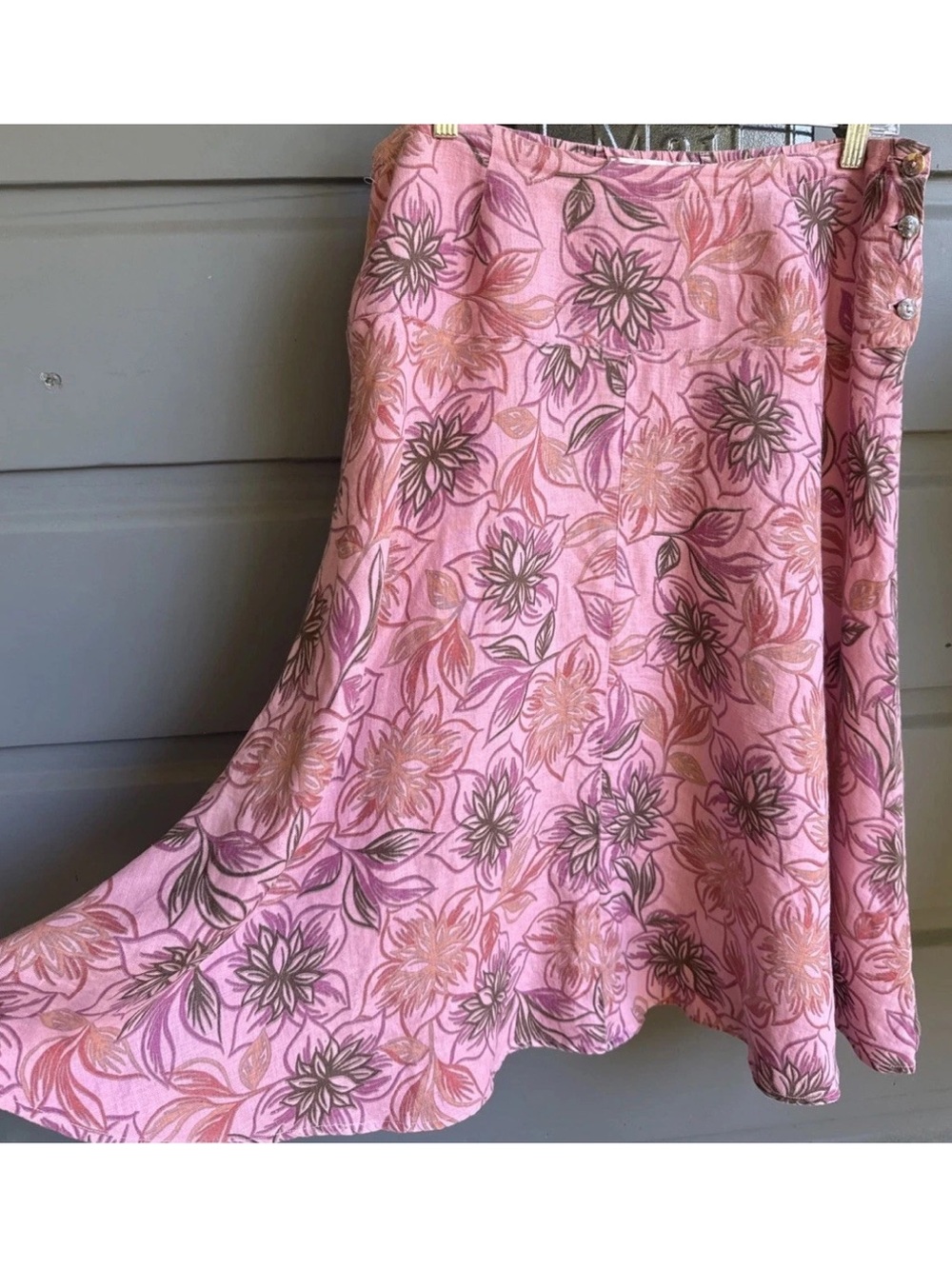 Cut Loose -Pink Linen Floral
Flared Midi Skirt- Size M - Picture 2 of 6
